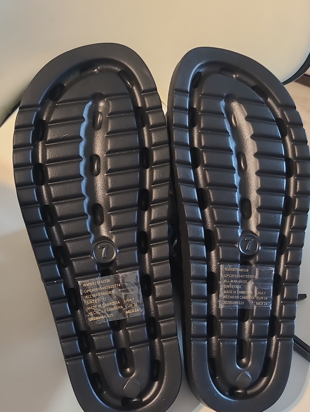 No Boundaries Black Slide Sandals with Adjustable Strap - Picture 4 of 4